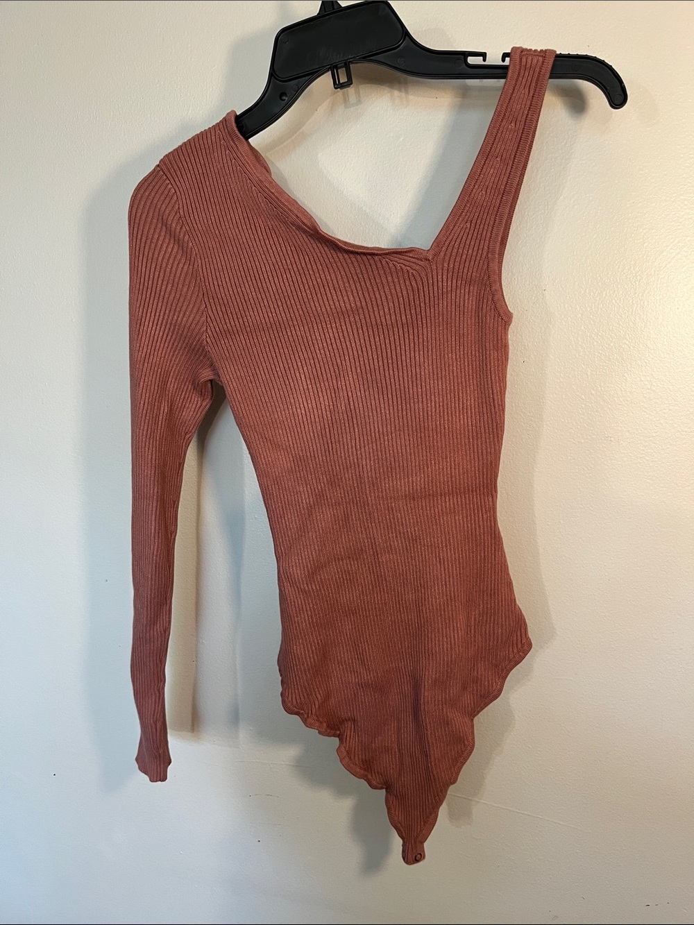 Abercrombie & Fitch One-Shoulder Ribbed Bodysuit - Rust